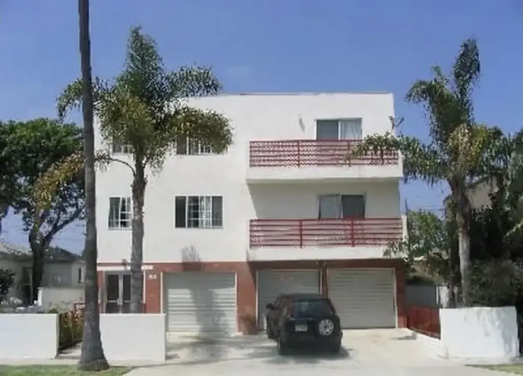 2 Bed Apt In N Kenmore Ave, LA
