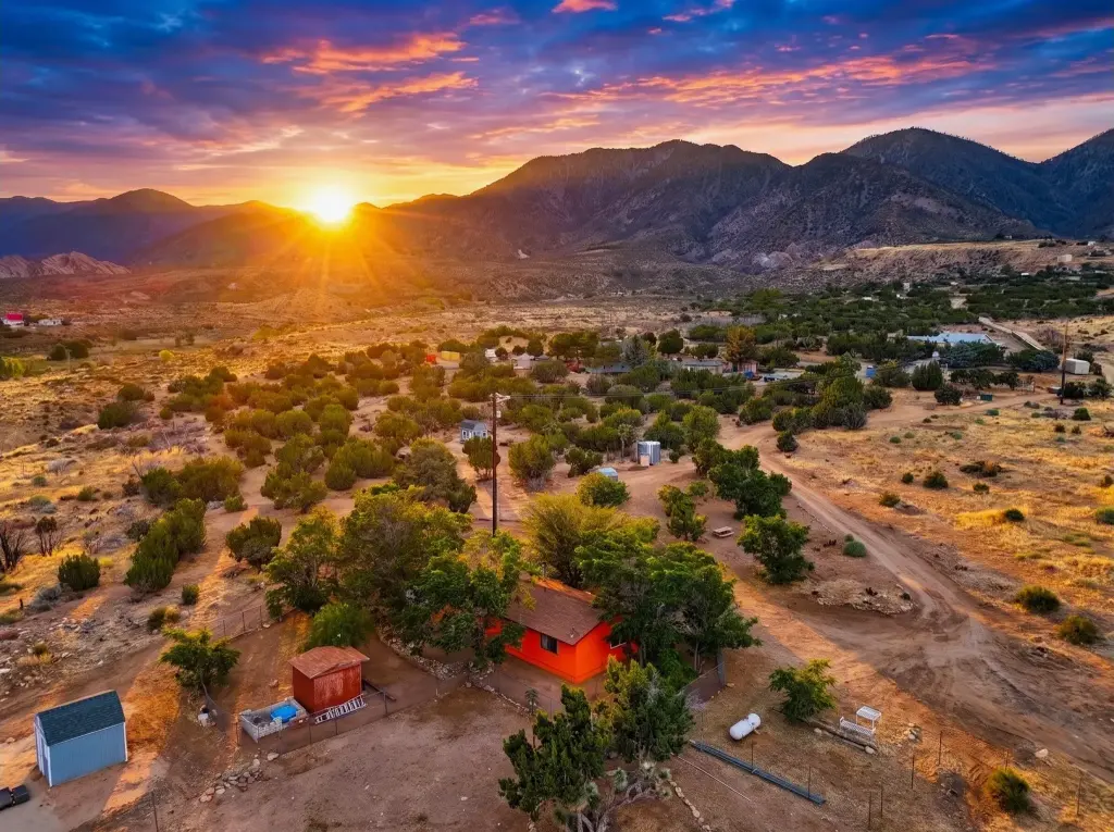 ANTELOPE VALLEY CASA DE 2 RECS. CON 9.89 ACRES
