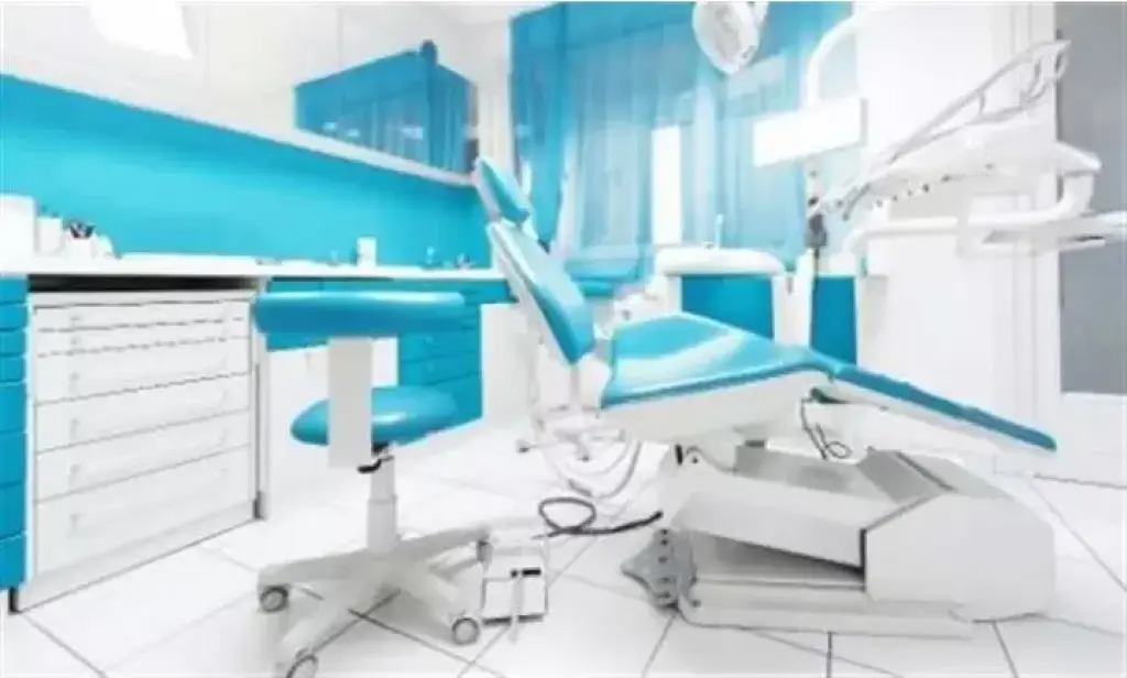 SERVICIOS DENTALES GRATUITOS