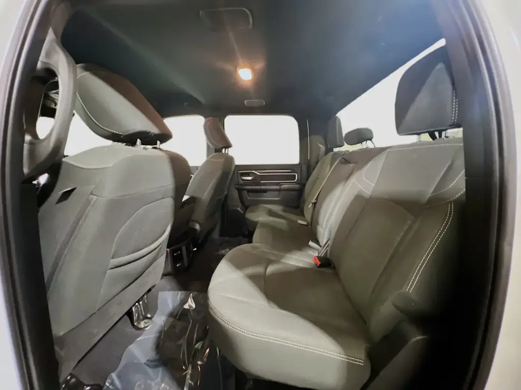 Ram 2500 2025 4x4 Big Horn 4p Puerta Cabina de Tripulación Grande 6.3 ft. SB Camioneta