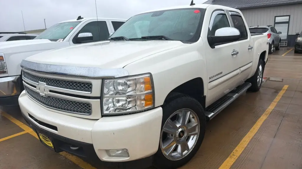 2013 Chevrolet SILVERADO 1500 CREW CAB