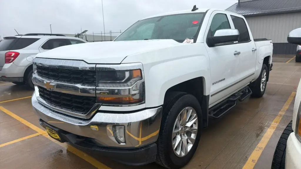2016 Chevrolet SILVERADO 1500 CREW CAB