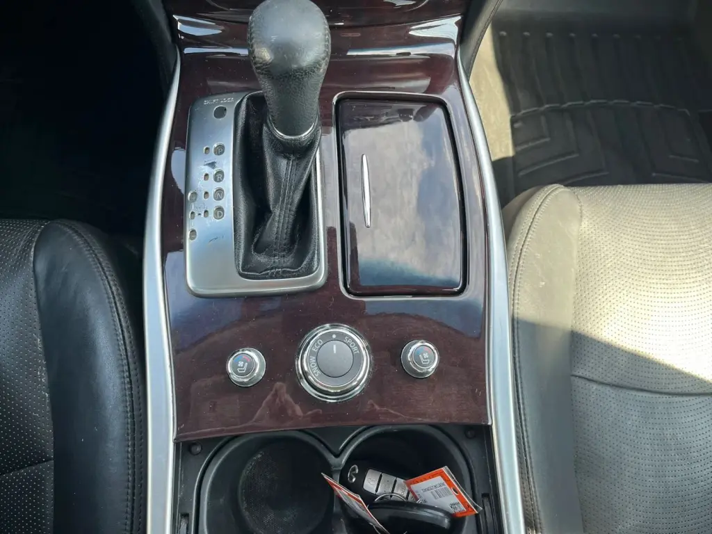 2012 INFINITI M