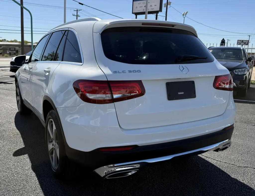2017 MERCEDES-BENZ GLC