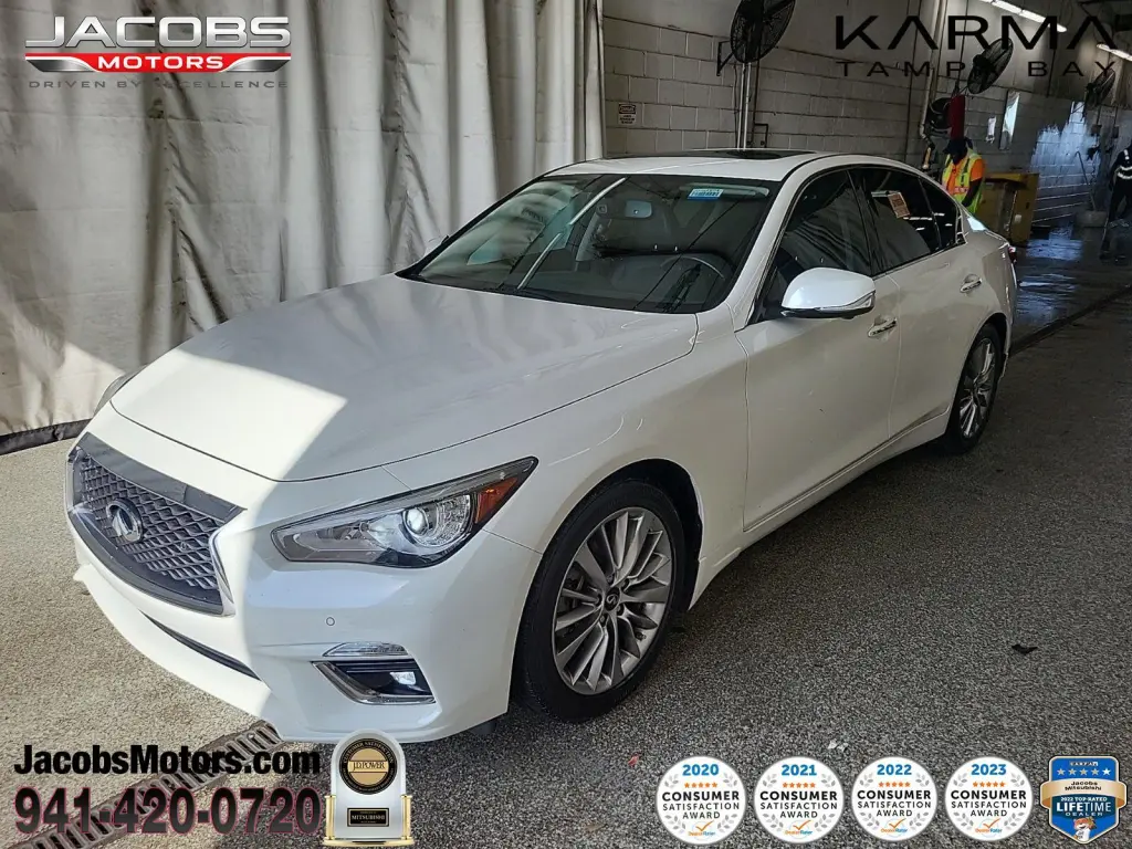 INFINITI Q50 2022 Lujo 4d Sedán