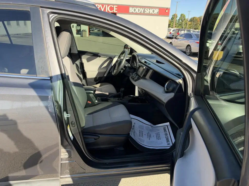 2014 Toyota RAV4 AWD 4dr LE (Natl)