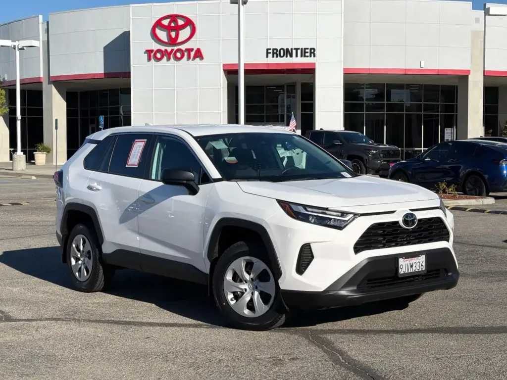 Toyota RAV4 2024 AWD LE SUV de 4 puertas