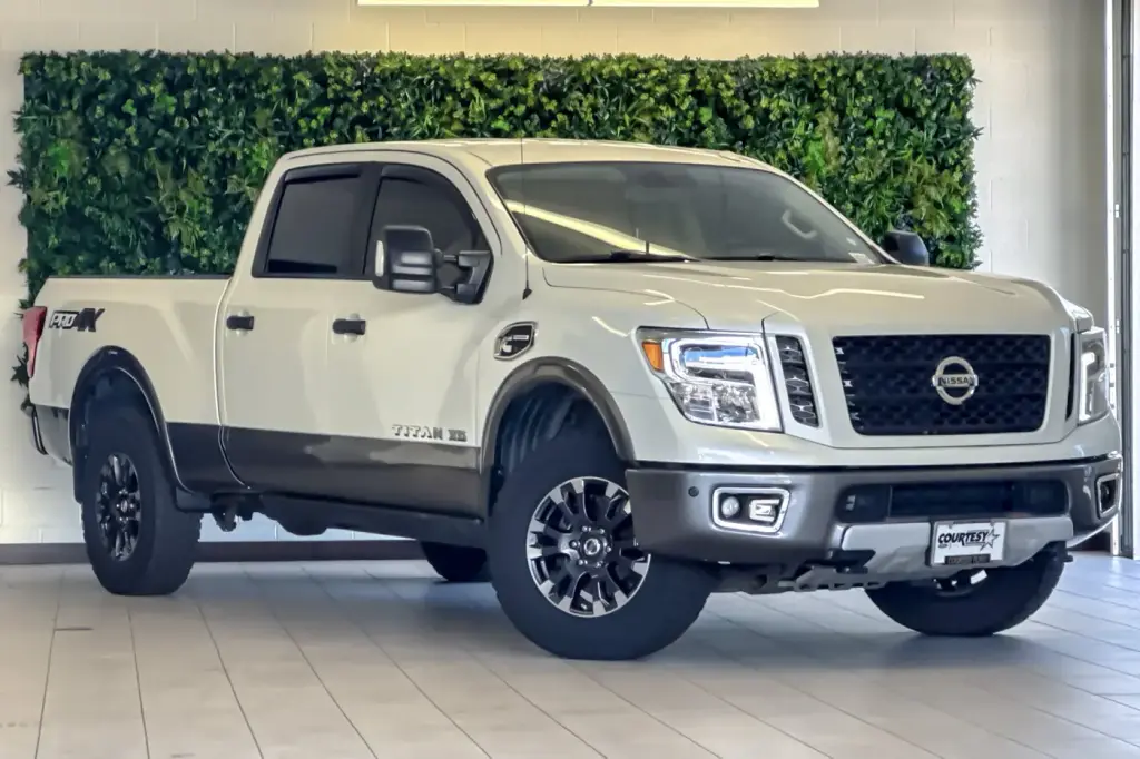 Nissan Titan XD 2018 4x4 PRO-4X 4dr Crew Cab (Diésel)