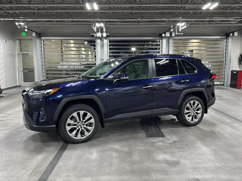 Toyota RAV4 2023 AWD Limited 4dr SUV