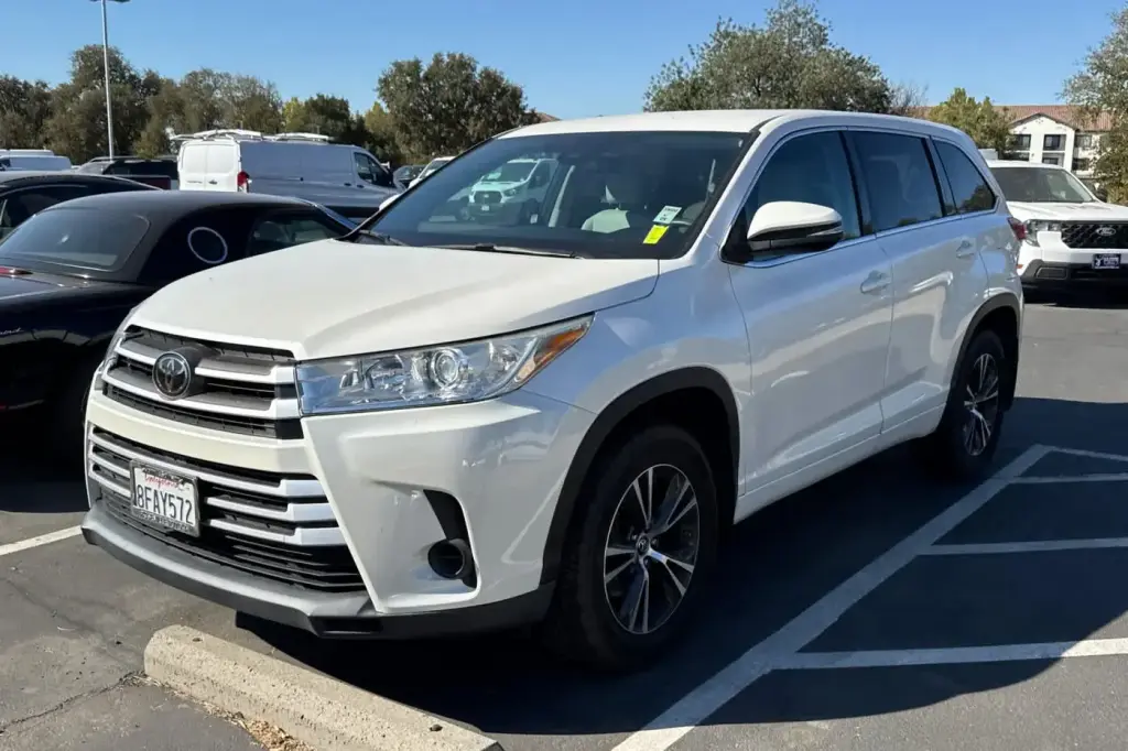 Toyota Highlander 2018 AWD LE SUV de 4 puertas
