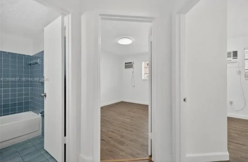 2 habitaciones y 1 baño