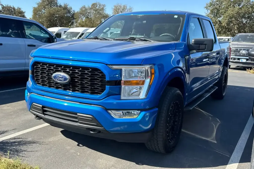 Ford F-150 2021 4x4 XL 4dr SuperCrew 5.5 ft. SB