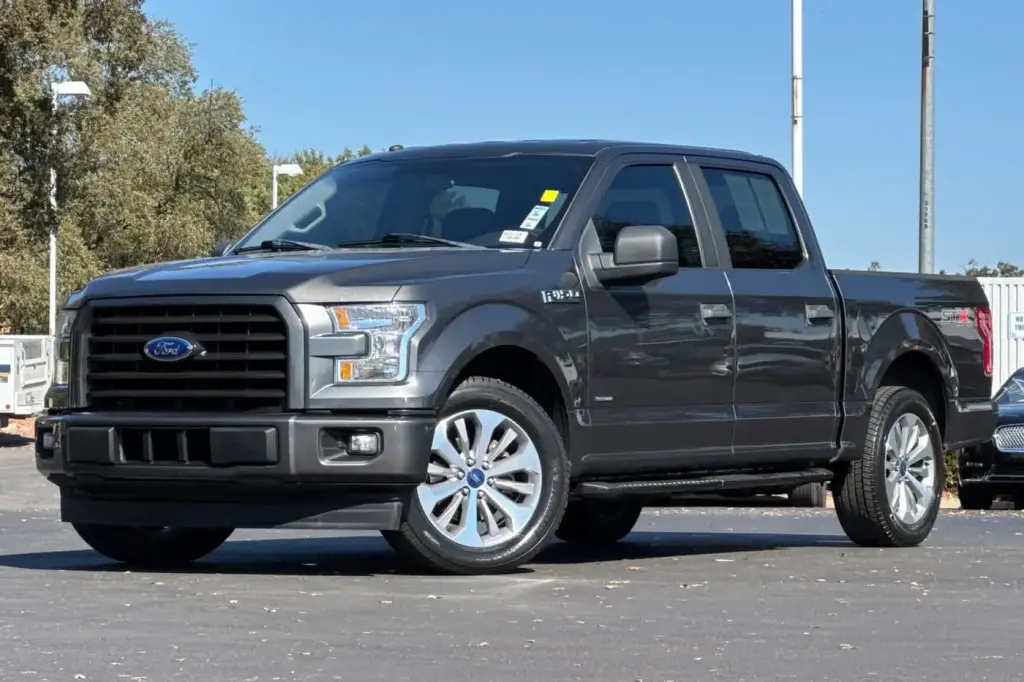 Ford F-150 2017 4x2 XL Cabina SuperCrew de 4 puertas 5.5 ft. SB