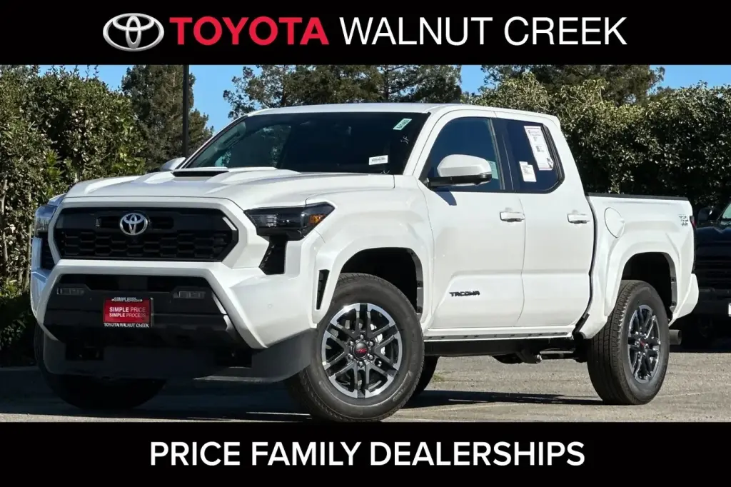 Toyota Tacoma 2024 4x4 TRD Sport 4dr Double Cab 5.0 ft SB 8A