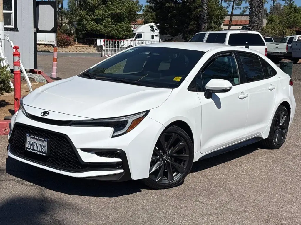 Toyota Corolla 2024 SE 4dr Sedán