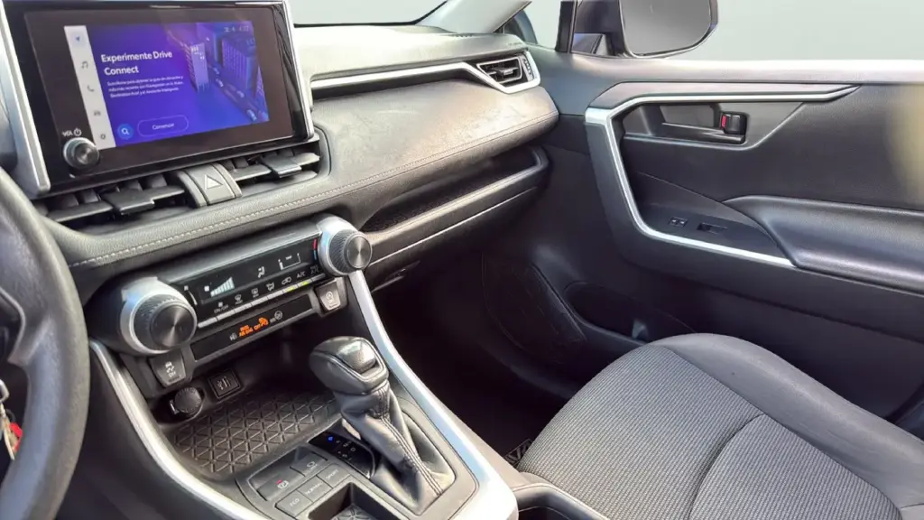 Toyota RAV4 2024 LE 4dr SUV