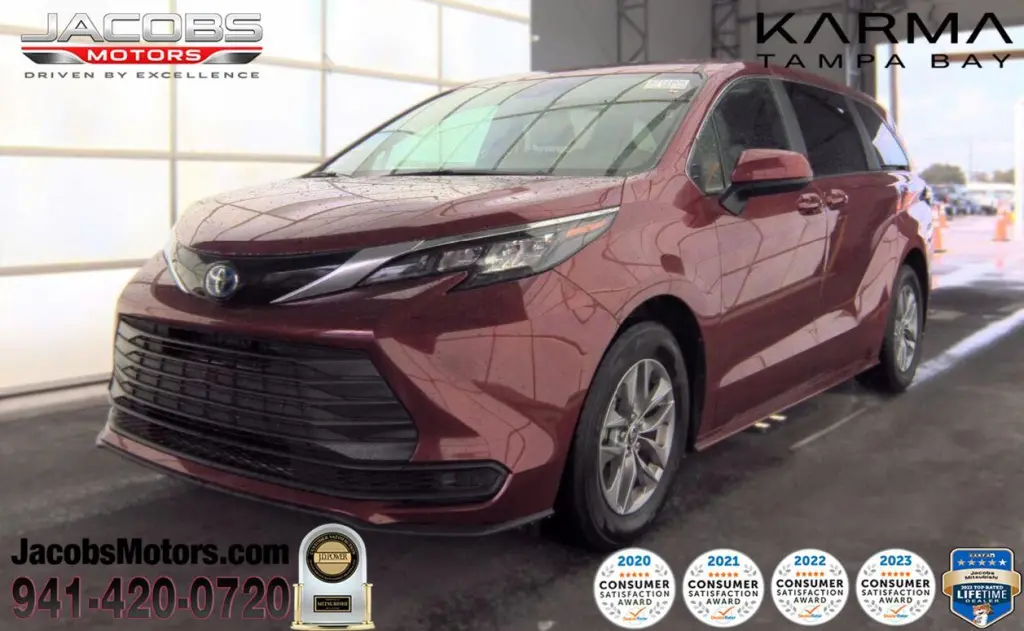 Toyota Sienna 2025 LE 8-Pasajeros 4dr Mini-Van