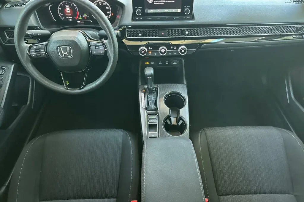 Honda Civic 2025 LX 4dr Sedán