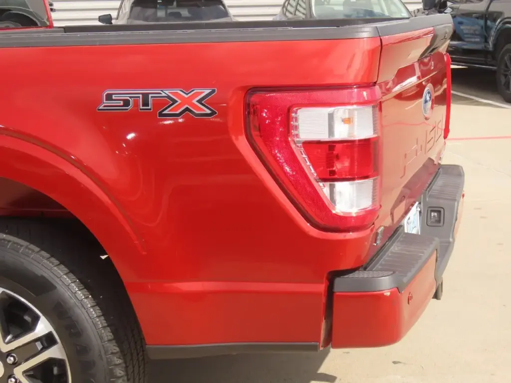 Ford F-150 2023 4x2 XL 4p SuperCrew 5.5 ft. SB