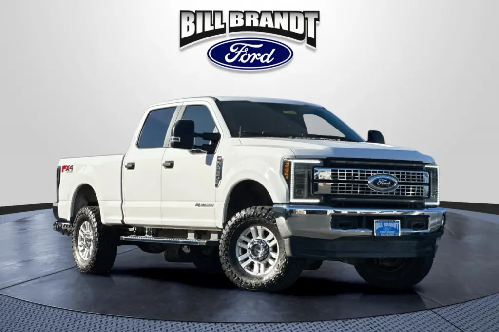 Ford F-250 Super Duty 2018 4x4 XL 4p Crew Cab 6,8 ft. CB Camioneta