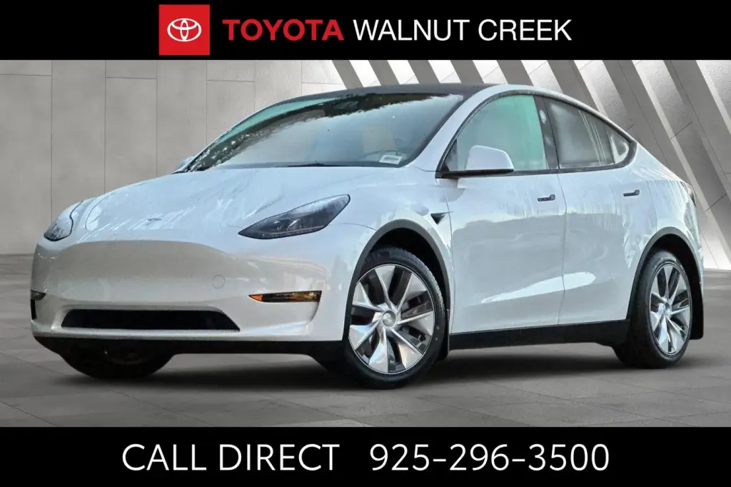 Tesla Model Y 2023 AWD Long Range crossover de 4 puertas