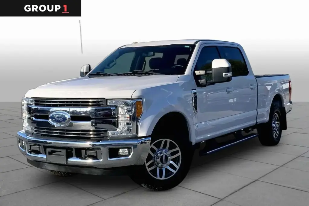 Ford F-250 Super Duty 2017 4x2 Lariat 4dr Crew Cab 6.8 ft. SB Pickup