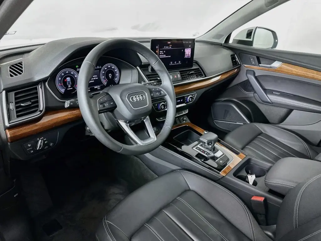 Audi Q5 2023 AWD quattro S line Premium Plus 45 TFSI 4dr SUV