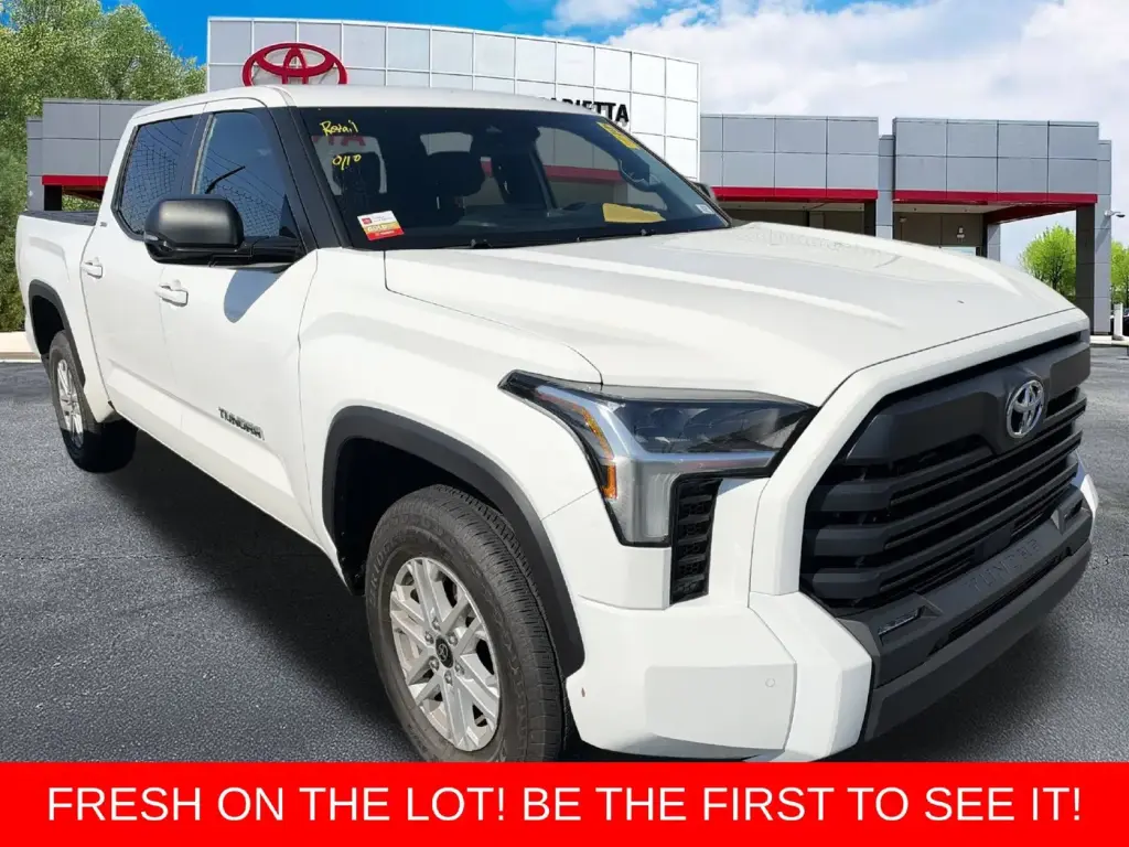 Toyota Tundra 2025 4x4 SR5 4dr Cab Pickup CrewMax