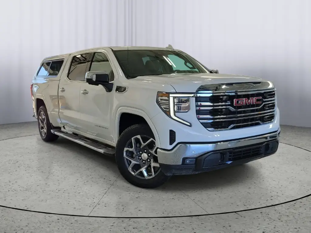 GMC Sierra 1500 2025 4x4 SLT 4 puertas Cabina Doble Caja Corta de 5.8 pies