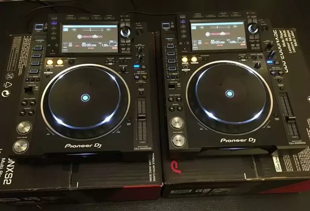 Pioneer CDJ 2000NXS2/DJM 900NX