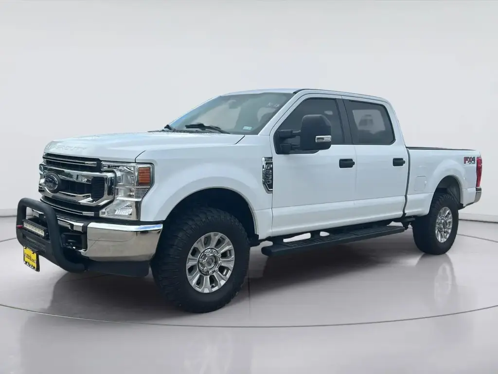 Ford F-250 Super Duty 2022 4x4 XL 4 puertas Crew Cab Caja Corta de 6.8 pies Pickup