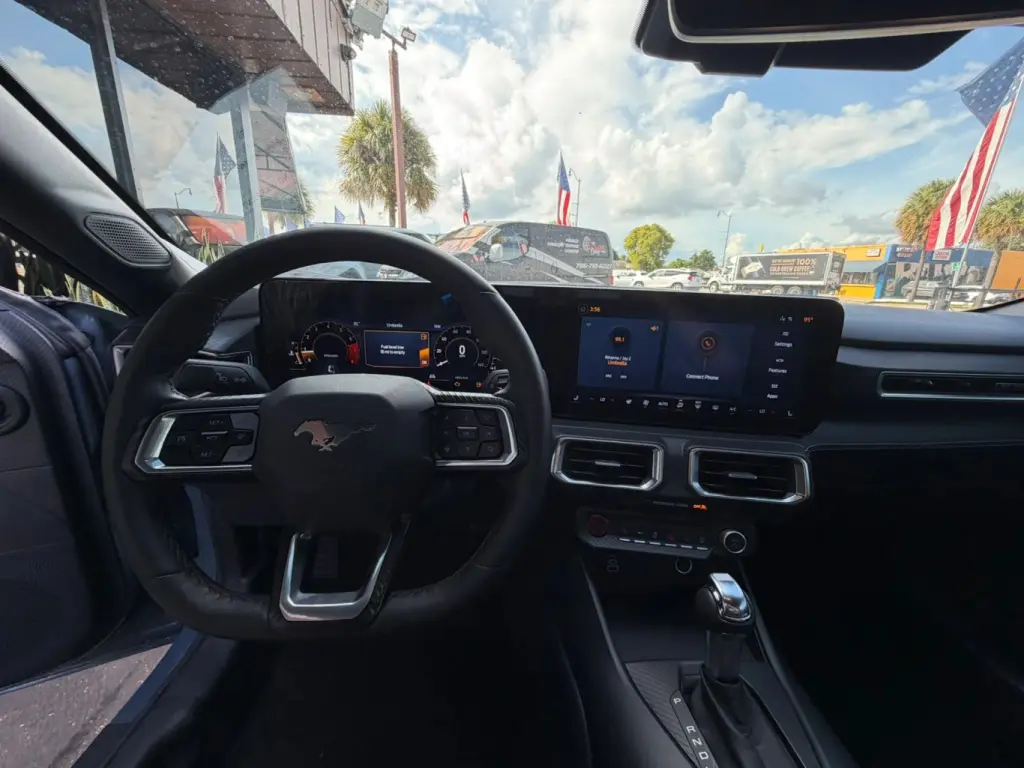 2025 Ford MUSTANG