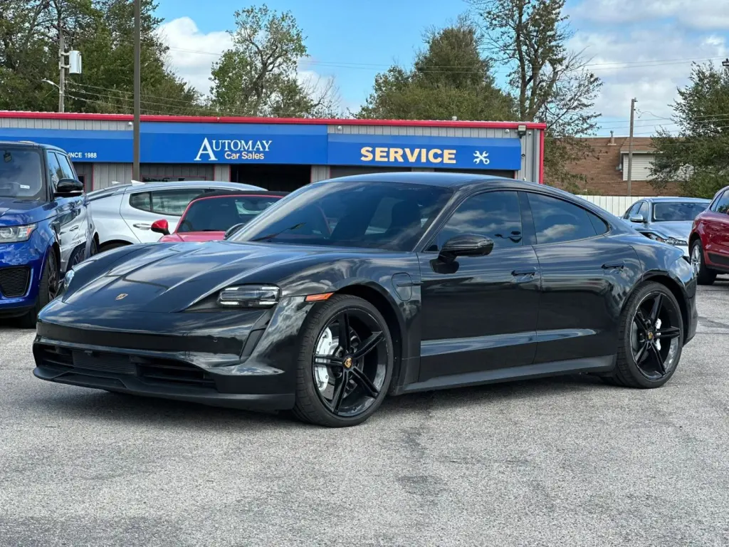 2022 PORSCHE TAYCAN