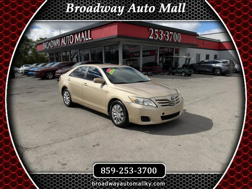 2011 Toyota Camry 4dr Sdn LE Auto