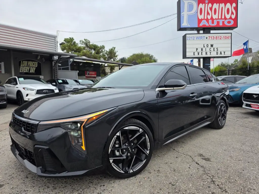 2025 Kia K4 GT-Line