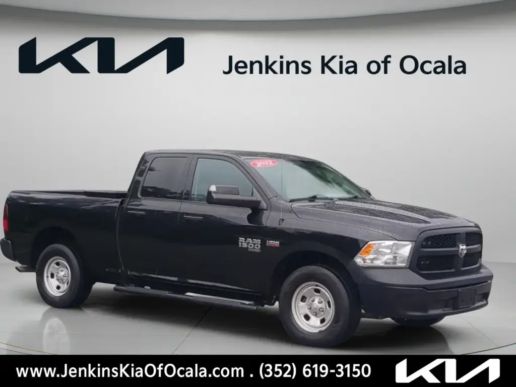 Ram 1500 Classic 2022 4x4 Tradesman 4dr Quad Cab 6.3 ft. SB Pickup
