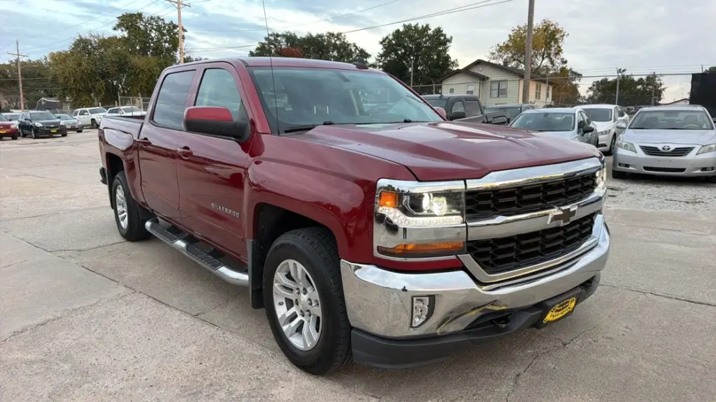 2018 Chevrolet SILVERADO 1500 CREW CAB