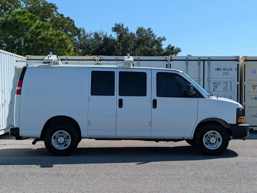 Chevrolet Express 2011 2500 3dr Cargo Van w/ 1WT