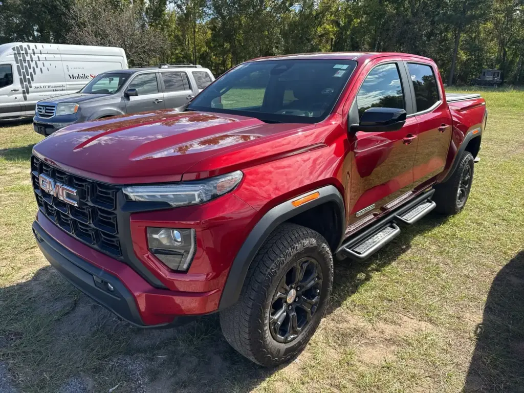 GMC Canyon 2023 4x4 Elevation 4dr Crew Cab 5 ft. SB