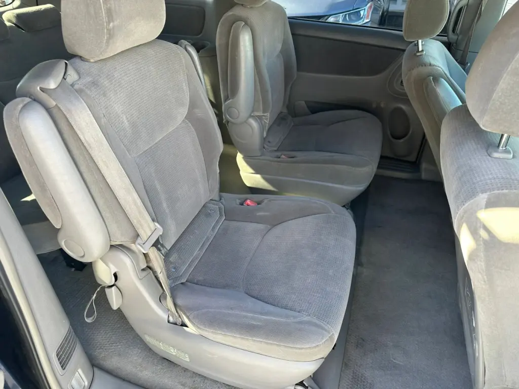 2004 Toyota SIENNA
