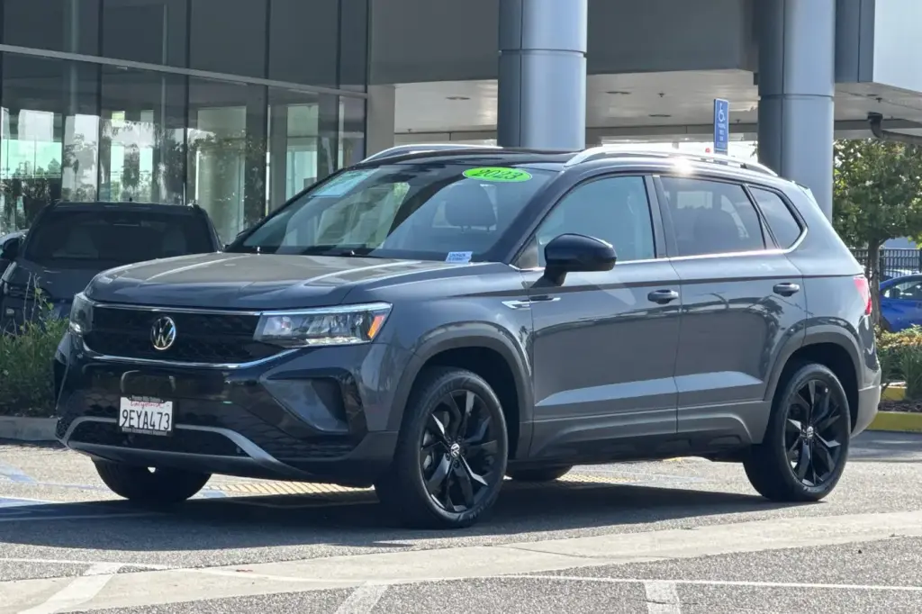 Volkswagen Taos 2023 SE 4dr SUV