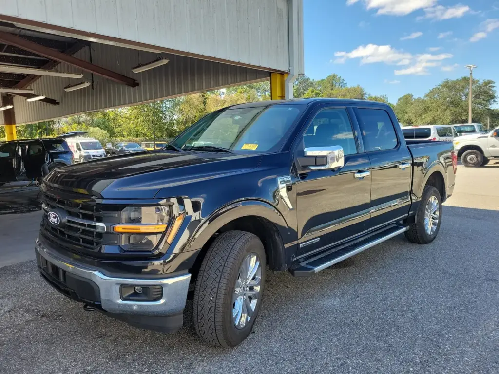 Ford F-150 2024 4x4 XLT 4dr SuperCrew 5.5 ft. SB