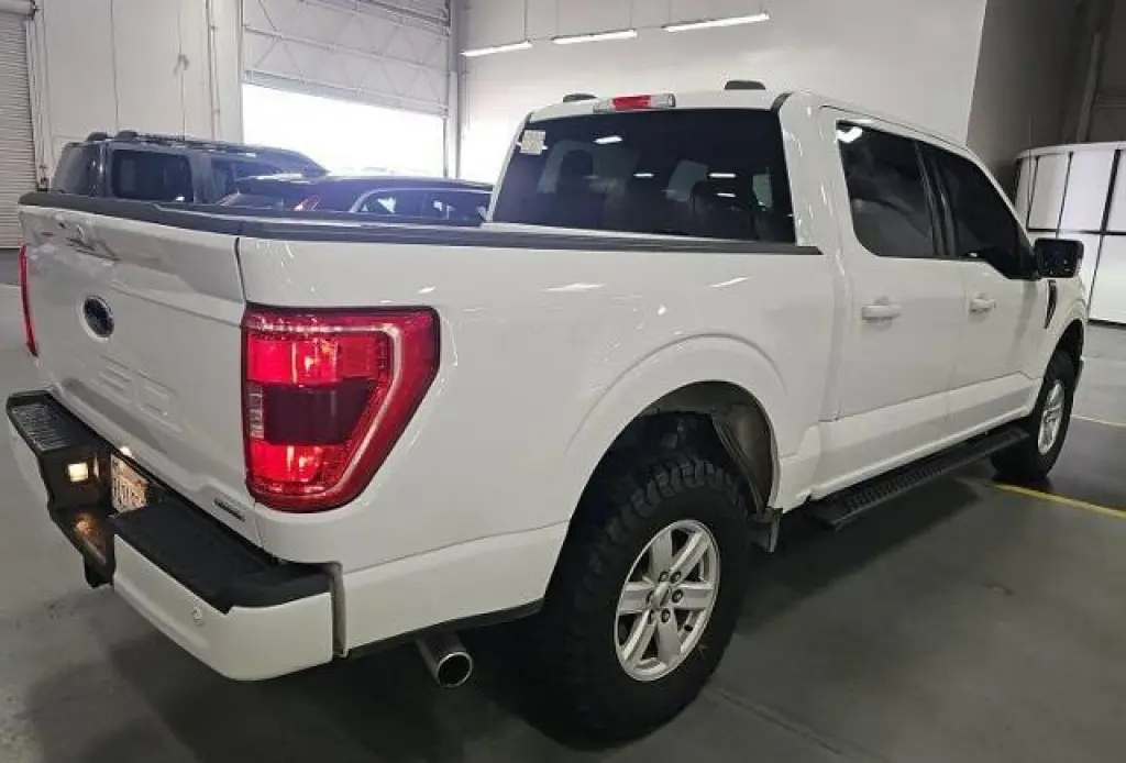 Ford F-150 2022 4x4 XL 4dr SuperCrew 5.5 ft. SB