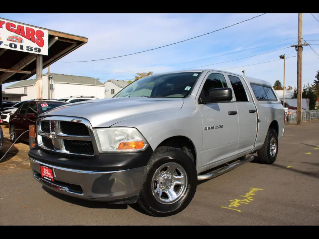 2011 RAM 1500 4WD Quad Cab 140.5" ST