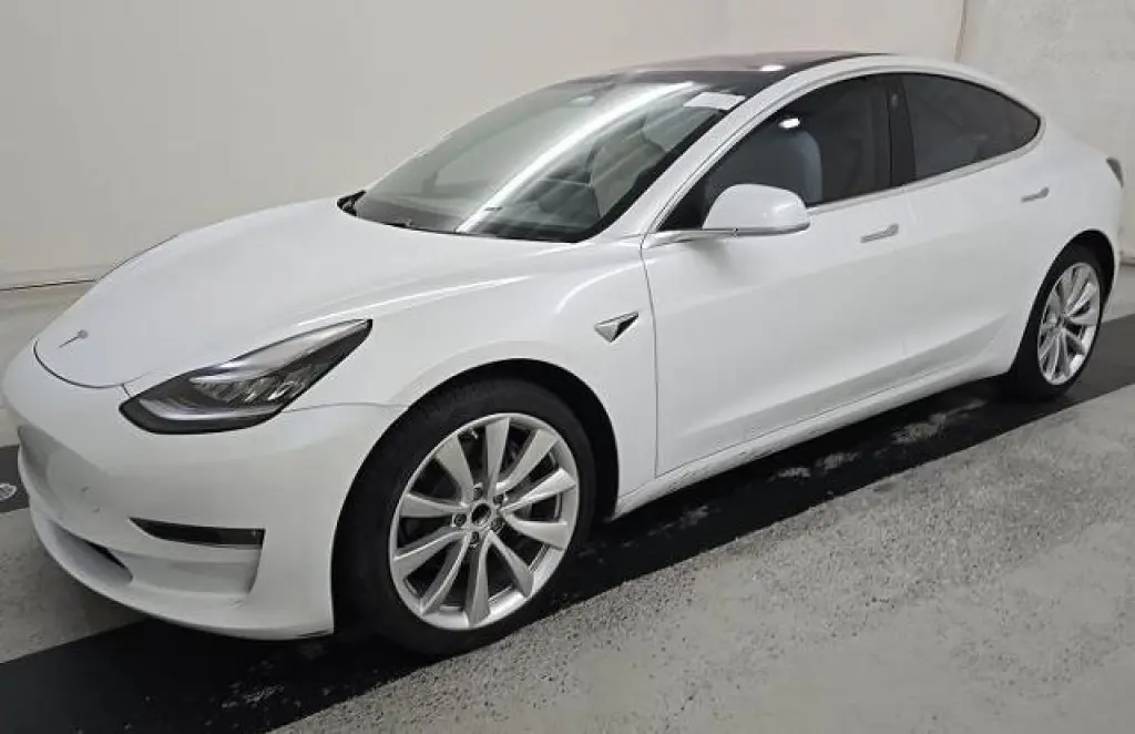 Tesla Model 3 2018 Mid Range 4dr Fastback