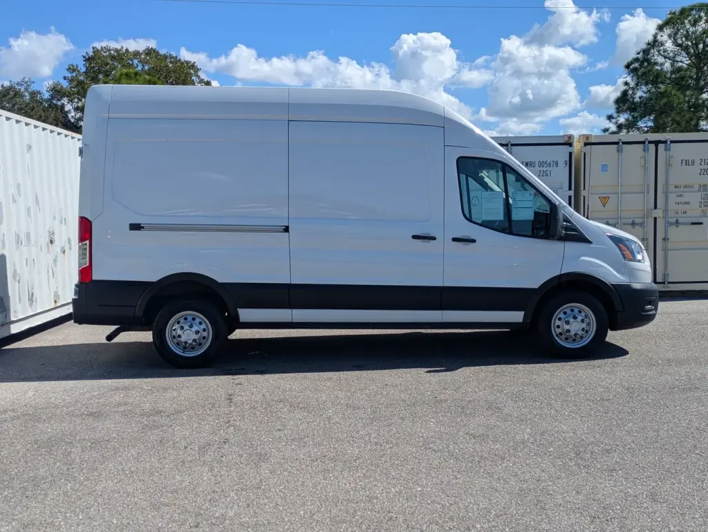 Ford Transit 2023 4WD 250 3 puertas LWB Tetra Alto Furgón de carga
