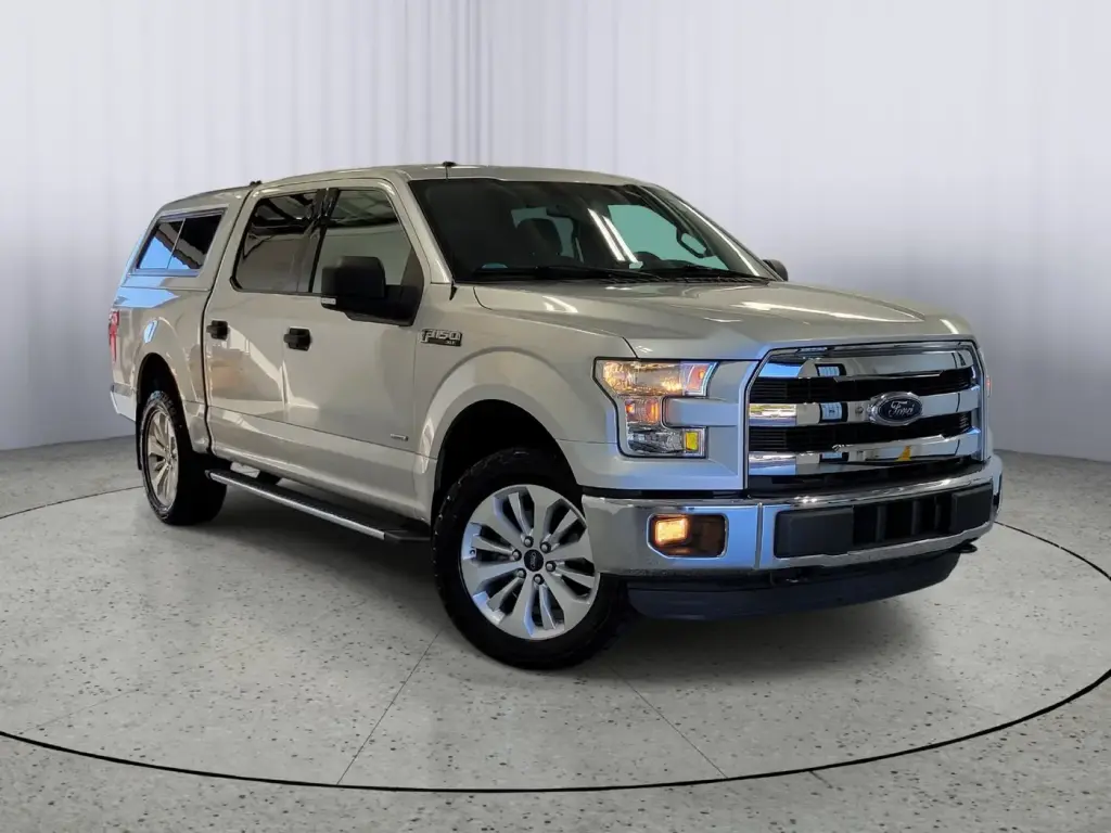 Ford F-150 2015 4x4 XLT 4dr SuperCrew con cabina de 5.5 ft.