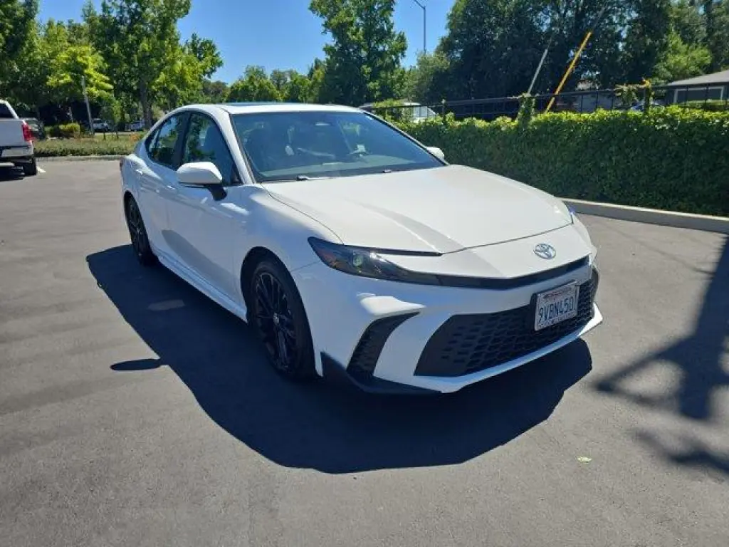 Toyota Camry 2026 SE 4dr Sedan