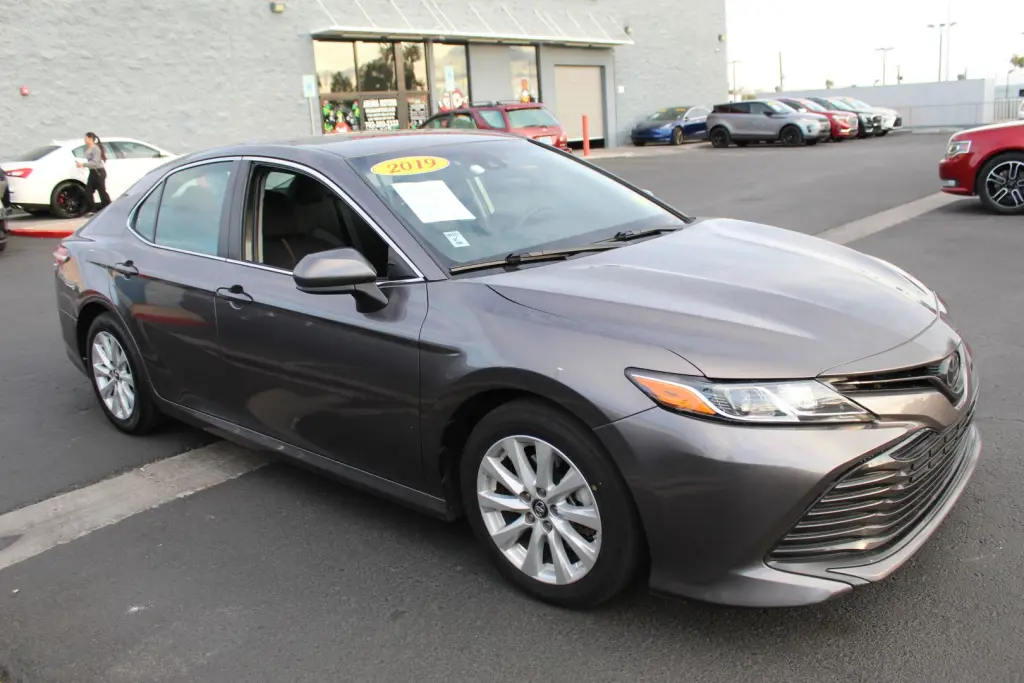 TOYOTA CAMRY 2019