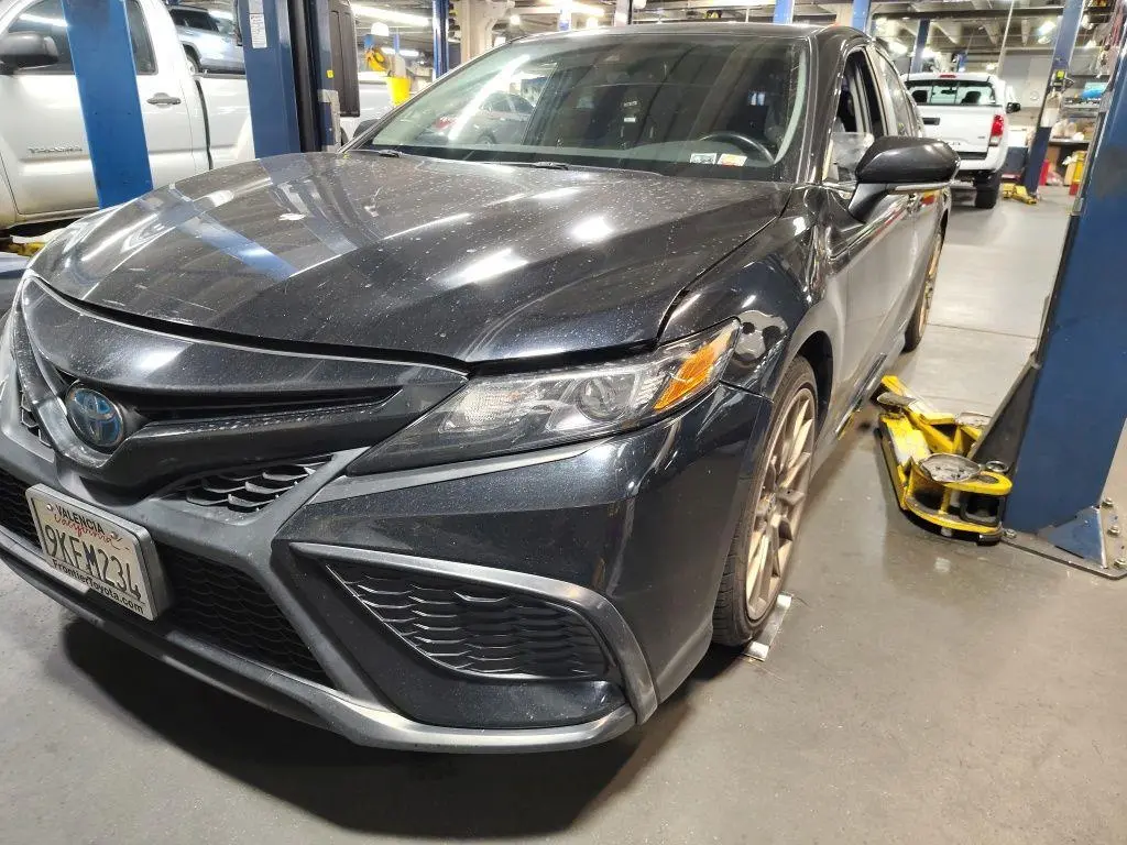 Toyota Camry Hybrid 2024 SE 4dr Sedan